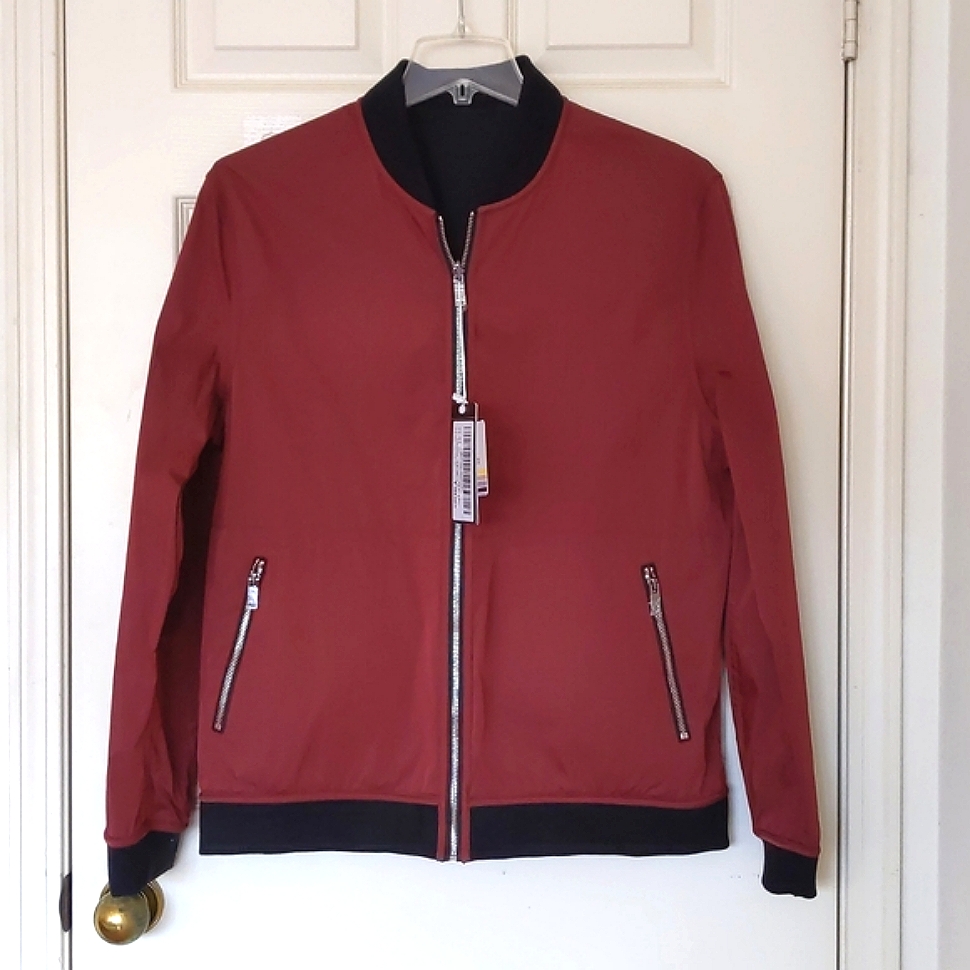 Nwt. Men's Reversible Lightweight Jacket With Pockets On Both Sides.